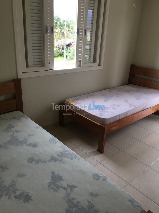 Casa para alquiler de vacaciones em Bertioga (Condominio Morada da Praia)