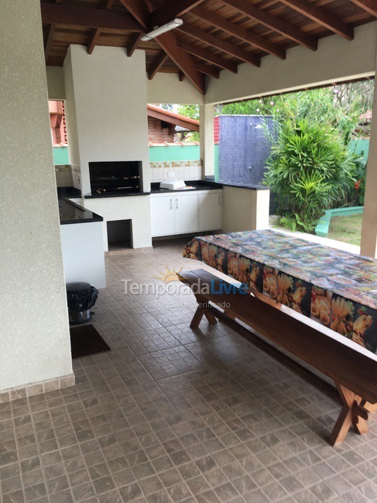 Casa para alquiler de vacaciones em Bertioga (Condominio Morada da Praia)
