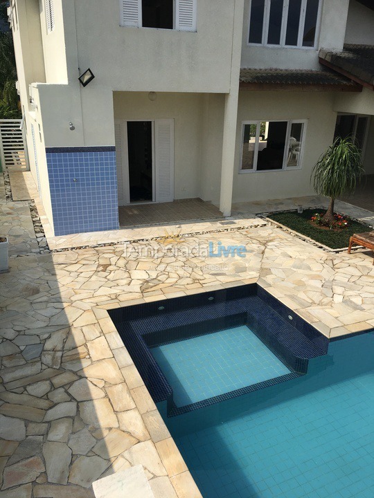 Casa para alquiler de vacaciones em Bertioga (Condominio Morada da Praia)