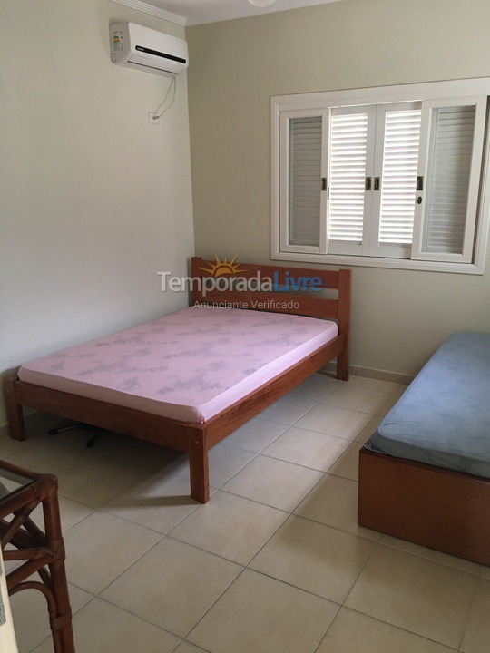 Casa para alquiler de vacaciones em Bertioga (Condominio Morada da Praia)