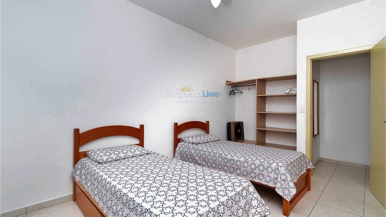 Casa para aluguel de temporada em Porto Belo (Perequê)