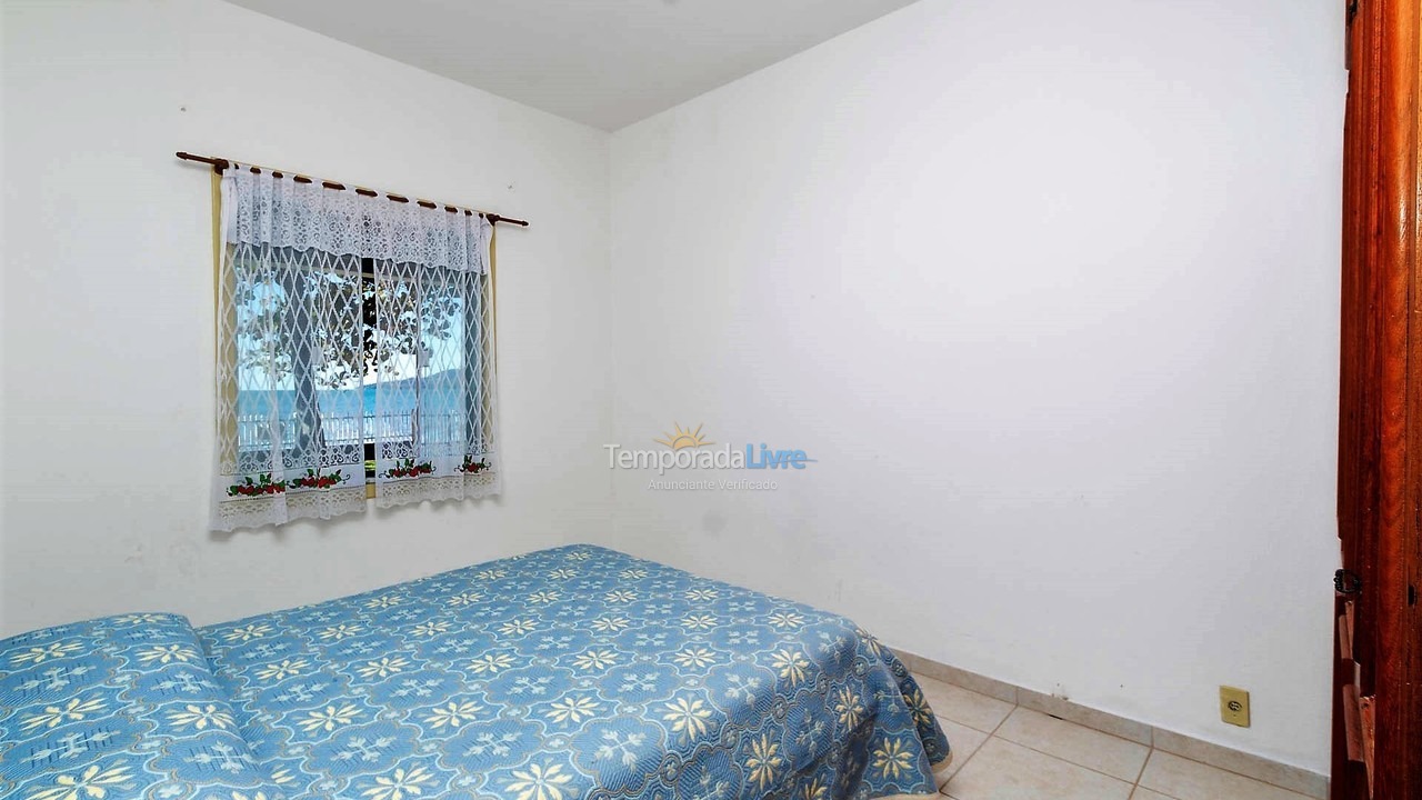 Casa para aluguel de temporada em Porto Belo (Perequê)