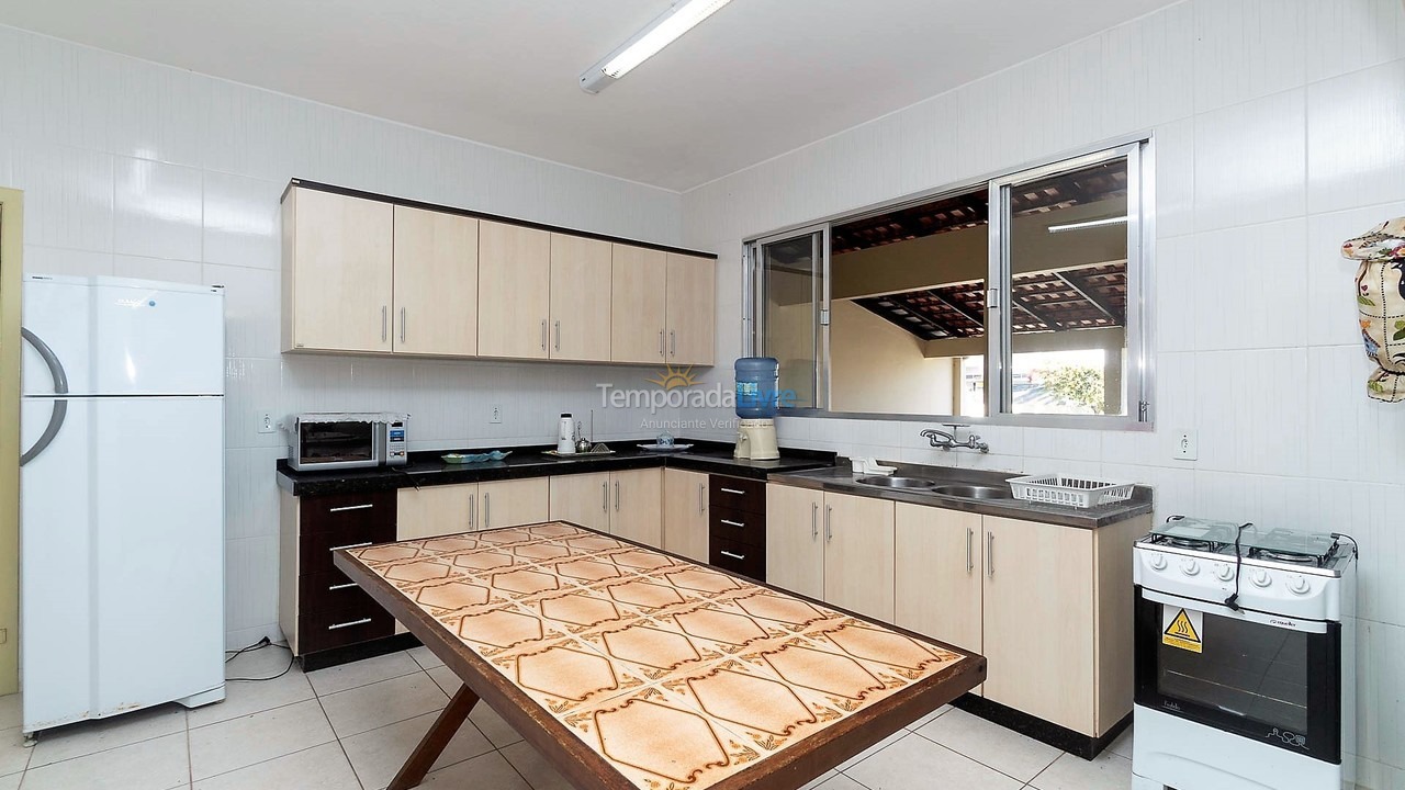 Casa para aluguel de temporada em Porto Belo (Perequê)