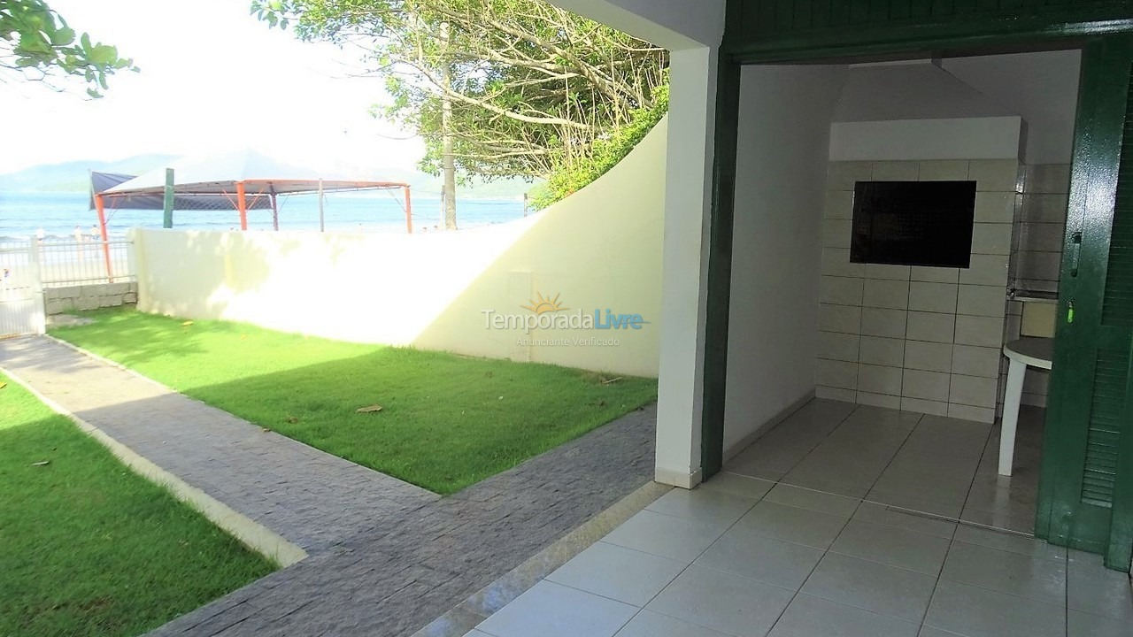 Casa para aluguel de temporada em Porto Belo (Perequê)