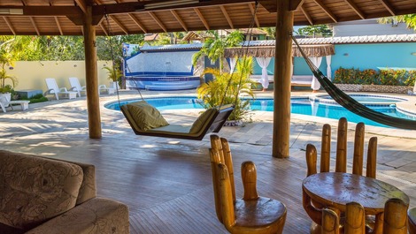 Hermosa casa con 10 suites, a 200 m de la playa de Taperapuan