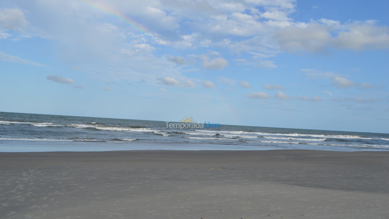 House for vacation rental in Guaratuba (Barra do Saí)