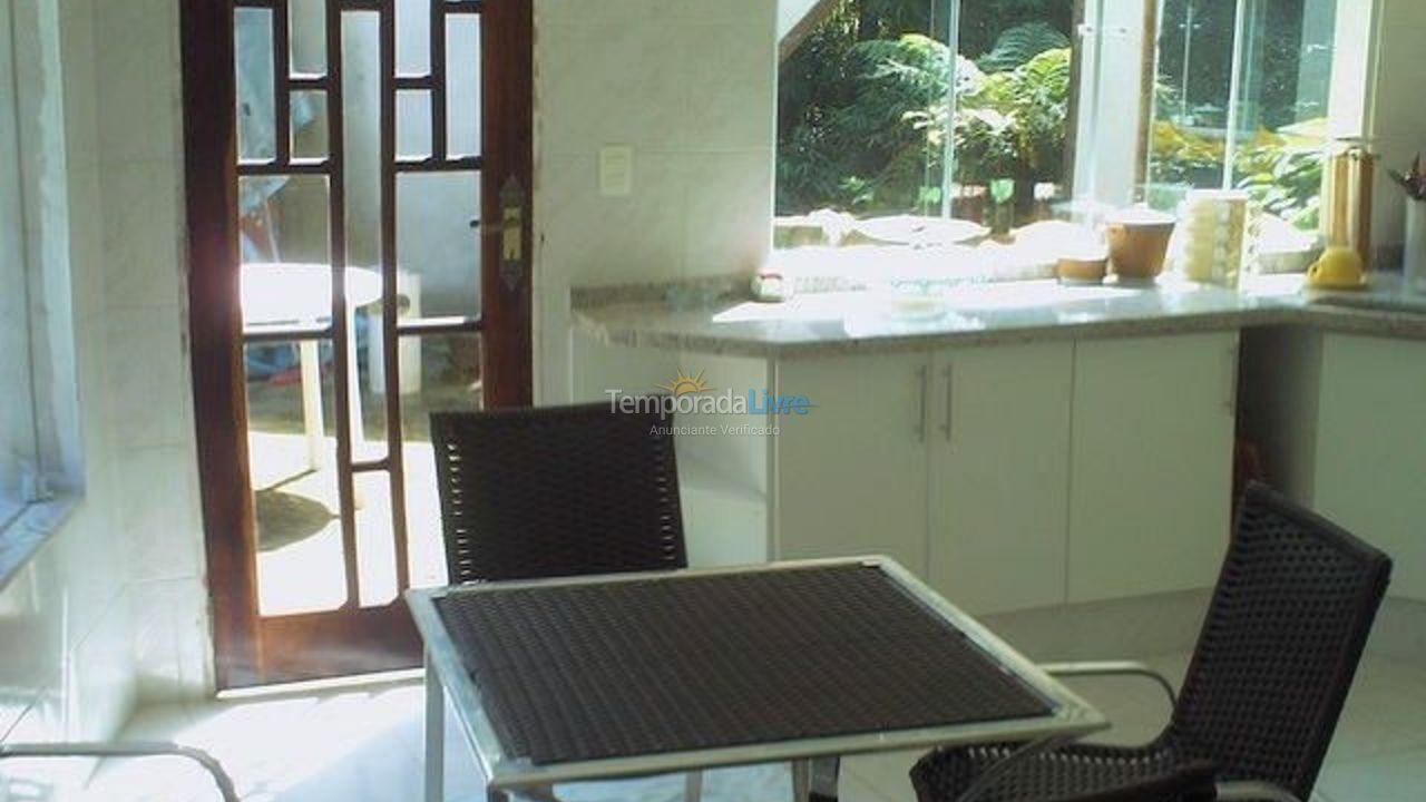 Casa para aluguel de temporada em Bertioga (Praia de Guaratuba)