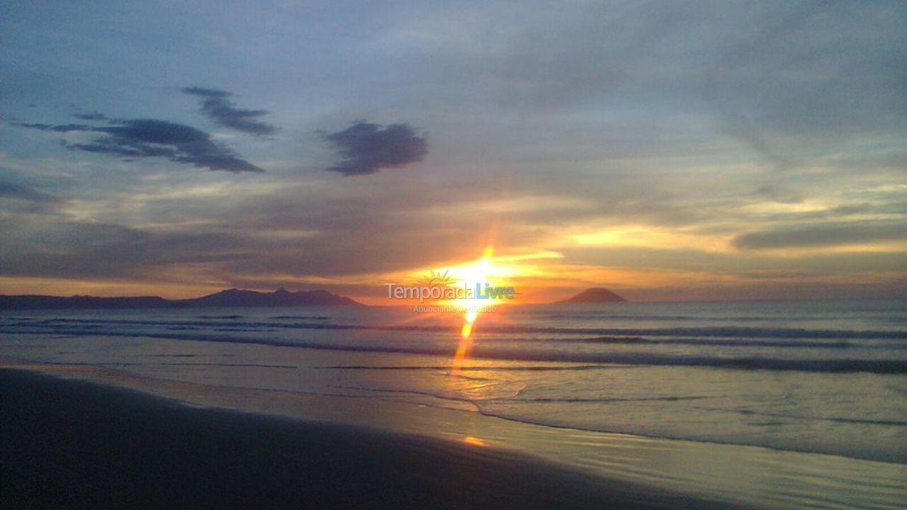 Casa para aluguel de temporada em Bertioga (Praia de Guaratuba)