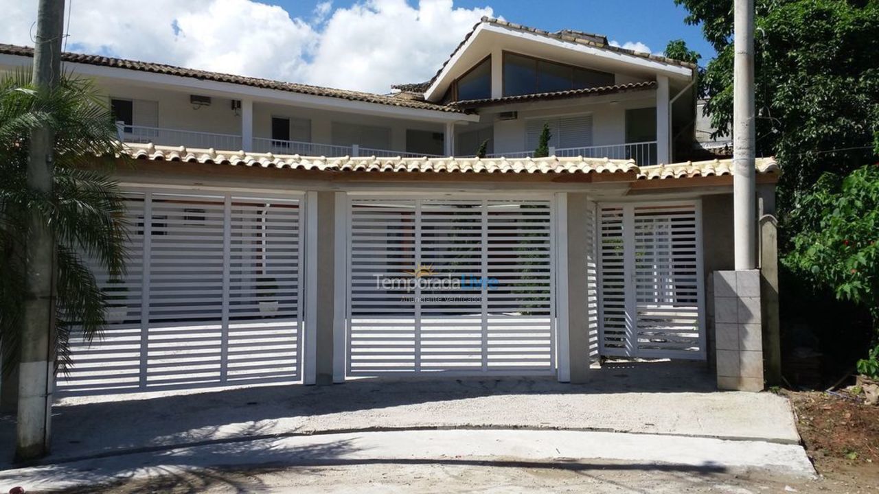 Casa para aluguel de temporada em Bertioga (Praia de Guaratuba)