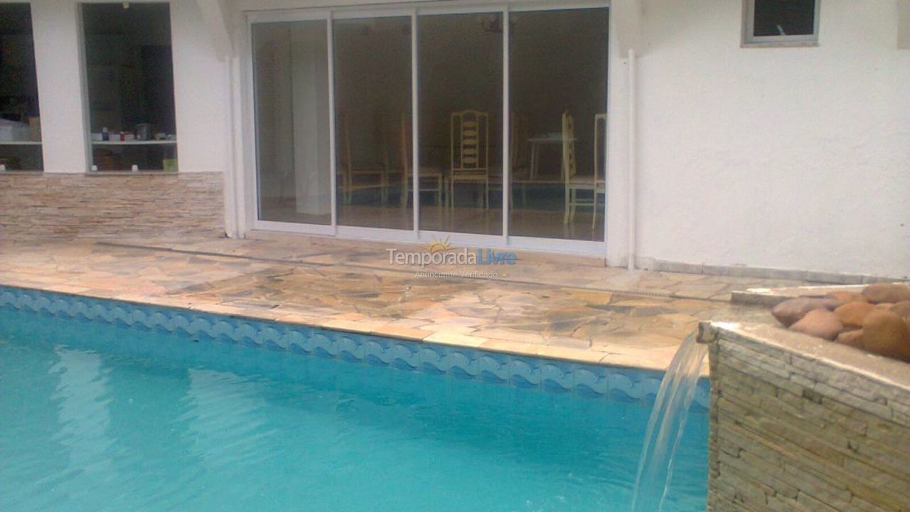 Casa para aluguel de temporada em Bertioga (Praia de Guaratuba)