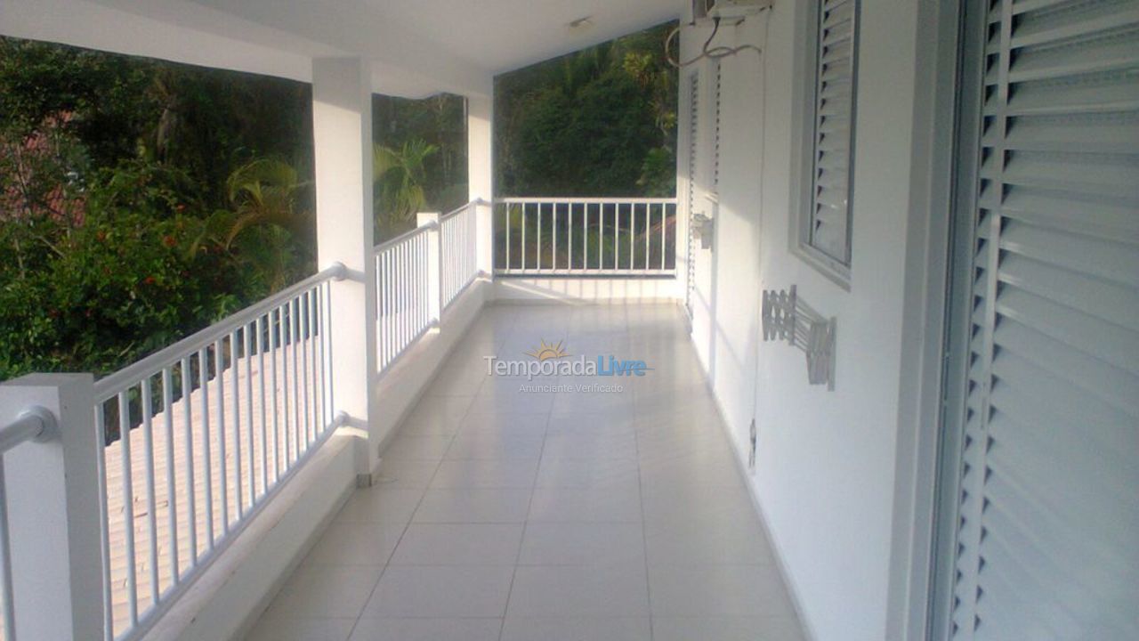 Casa para aluguel de temporada em Bertioga (Praia de Guaratuba)