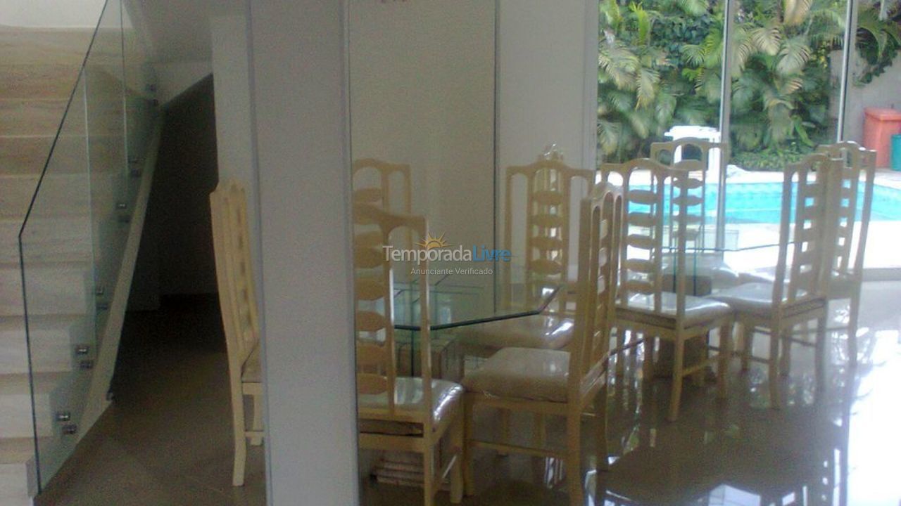 Casa para aluguel de temporada em Bertioga (Praia de Guaratuba)