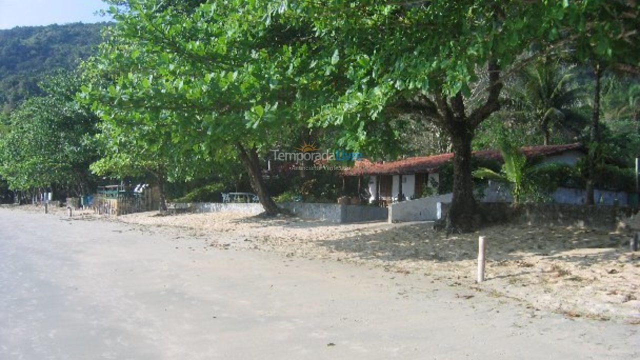 Casa para aluguel de temporada em Ubatuba (Praia da Fortaleza)