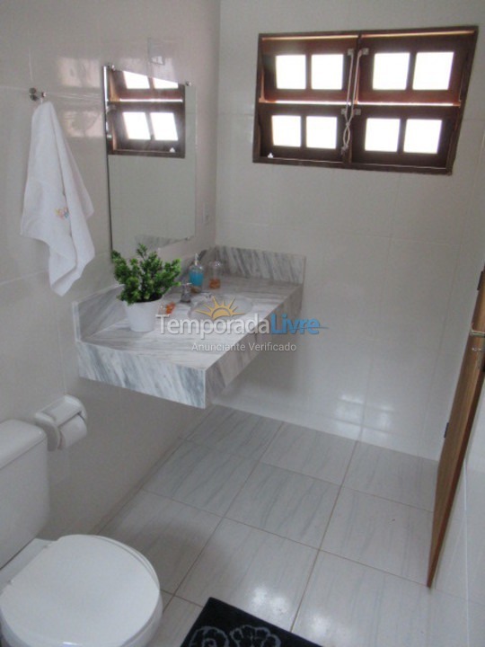 Casa para aluguel de temporada em Ubatuba (Praia da Fortaleza)