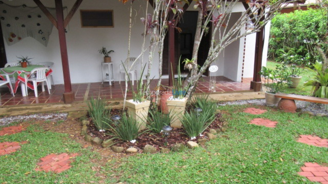 Casa para aluguel de temporada em Ubatuba (Praia da Fortaleza)