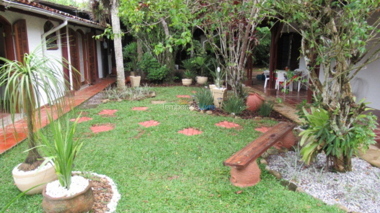 Casa para aluguel de temporada em Ubatuba (Praia da Fortaleza)