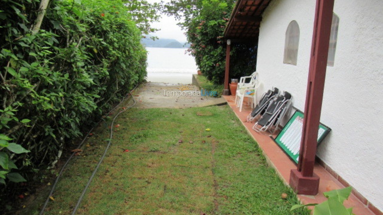 Casa para aluguel de temporada em Ubatuba (Praia da Fortaleza)