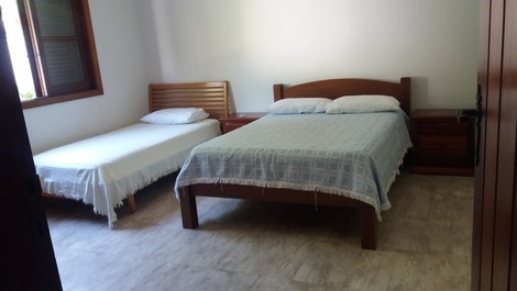 Suite térreo cama casal e soteiro