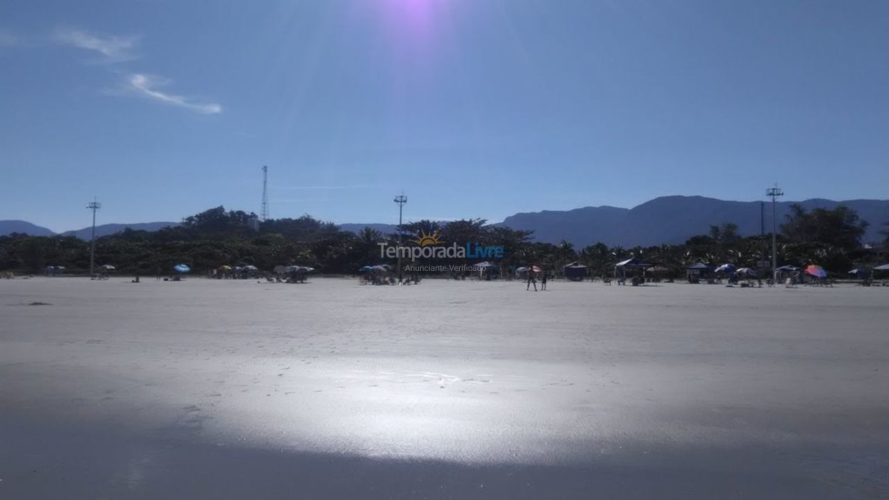 Casa para alquiler de vacaciones em Bertioga (Praia de Guaratuba)