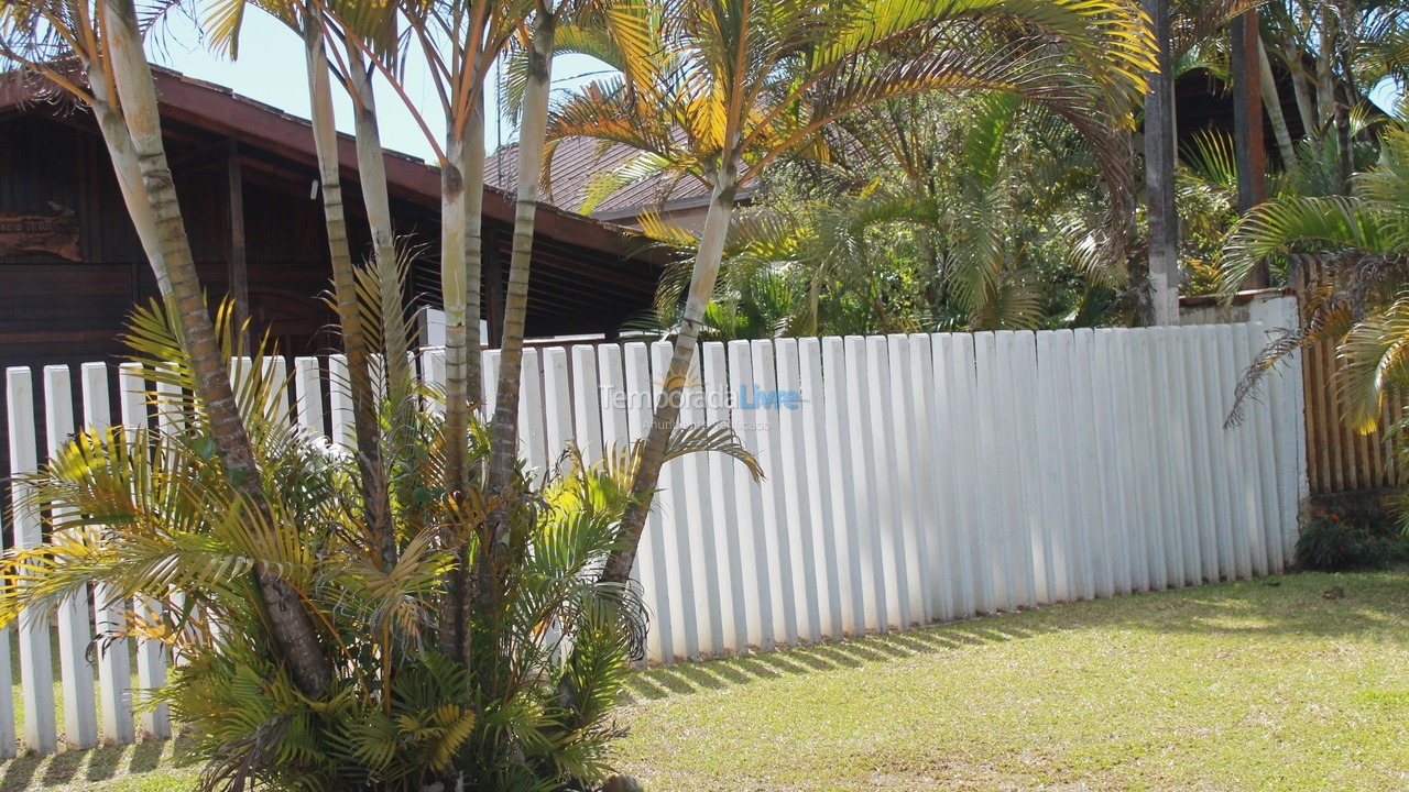 Casa para alquiler de vacaciones em Guaratuba (Balneário Eliane)