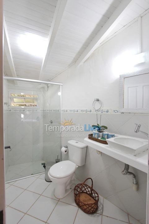 Casa para aluguel de temporada em Imbituba (Praia do Rosa)