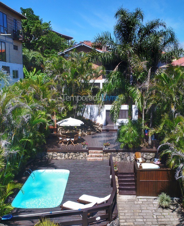 Casa para aluguel de temporada em Imbituba (Praia do Rosa)