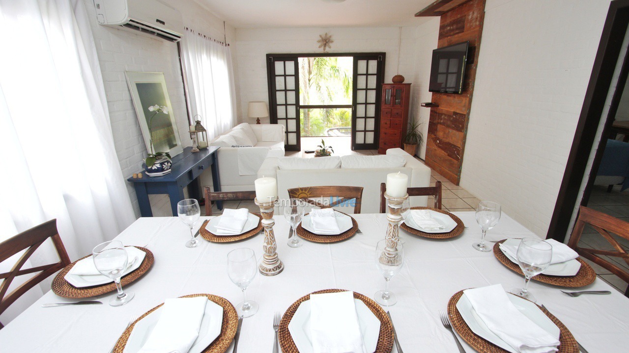 Casa para aluguel de temporada em Imbituba (Praia do Rosa)