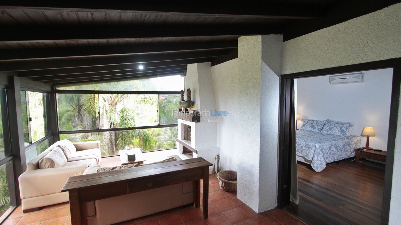 Casa para aluguel de temporada em Imbituba (Praia do Rosa)