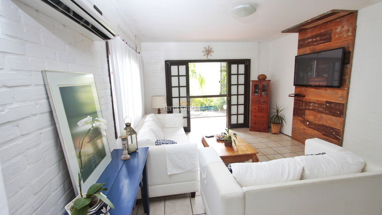 Casa para aluguel de temporada em Imbituba (Praia do Rosa)