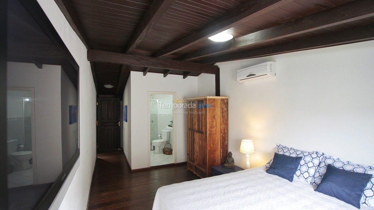 Casa para aluguel de temporada em Imbituba (Praia do Rosa)