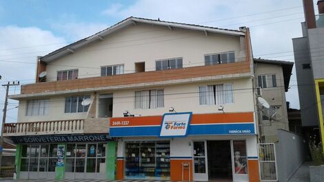 Apartamento em frente mar com 2 dormitórios para até 6 pessoas