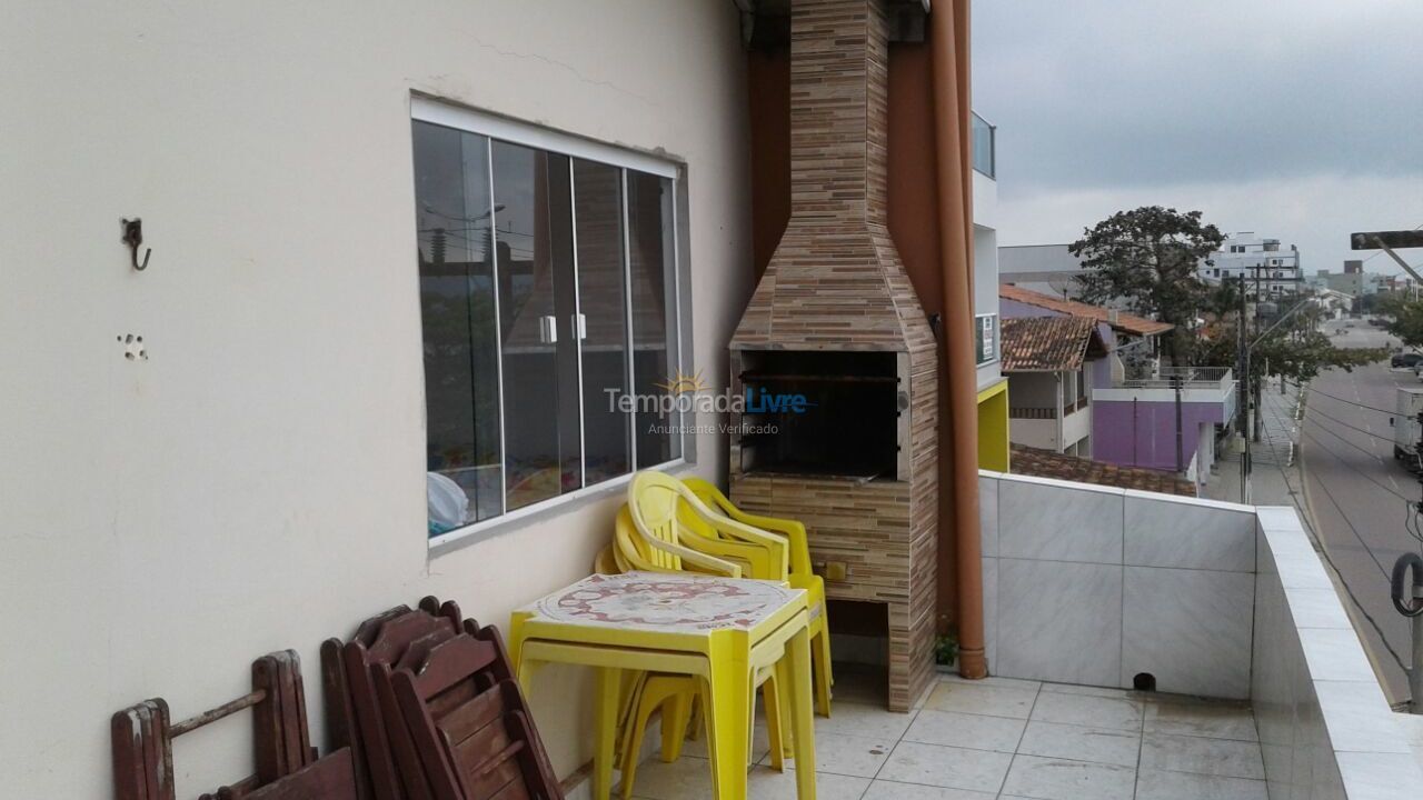 Apartamento para aluguel de temporada em São Francisco do Sul (Enseada)
