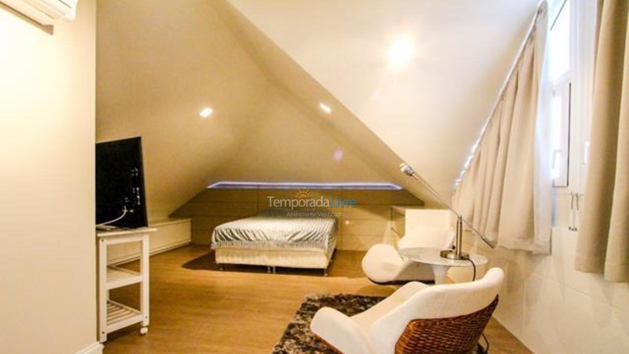 Casa para aluguel de temporada em Florianopolis (Jurerê Internacional)