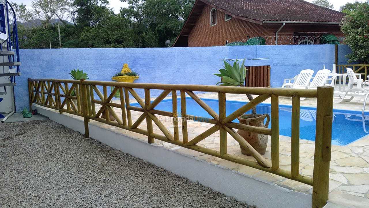 Apartamento para aluguel de temporada em Ubatuba (Maranduba)