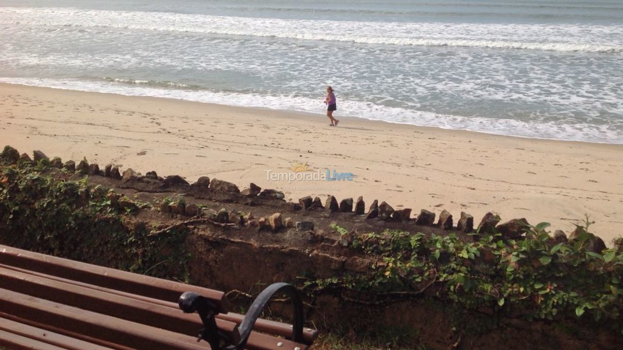 Casa para alquiler de vacaciones em Ubatuba (Praia do Sape)