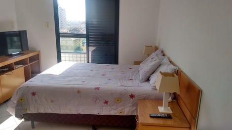 Apto Praia Grande/ Vila Tupi/ con Wi-Fi whats(11)980828083