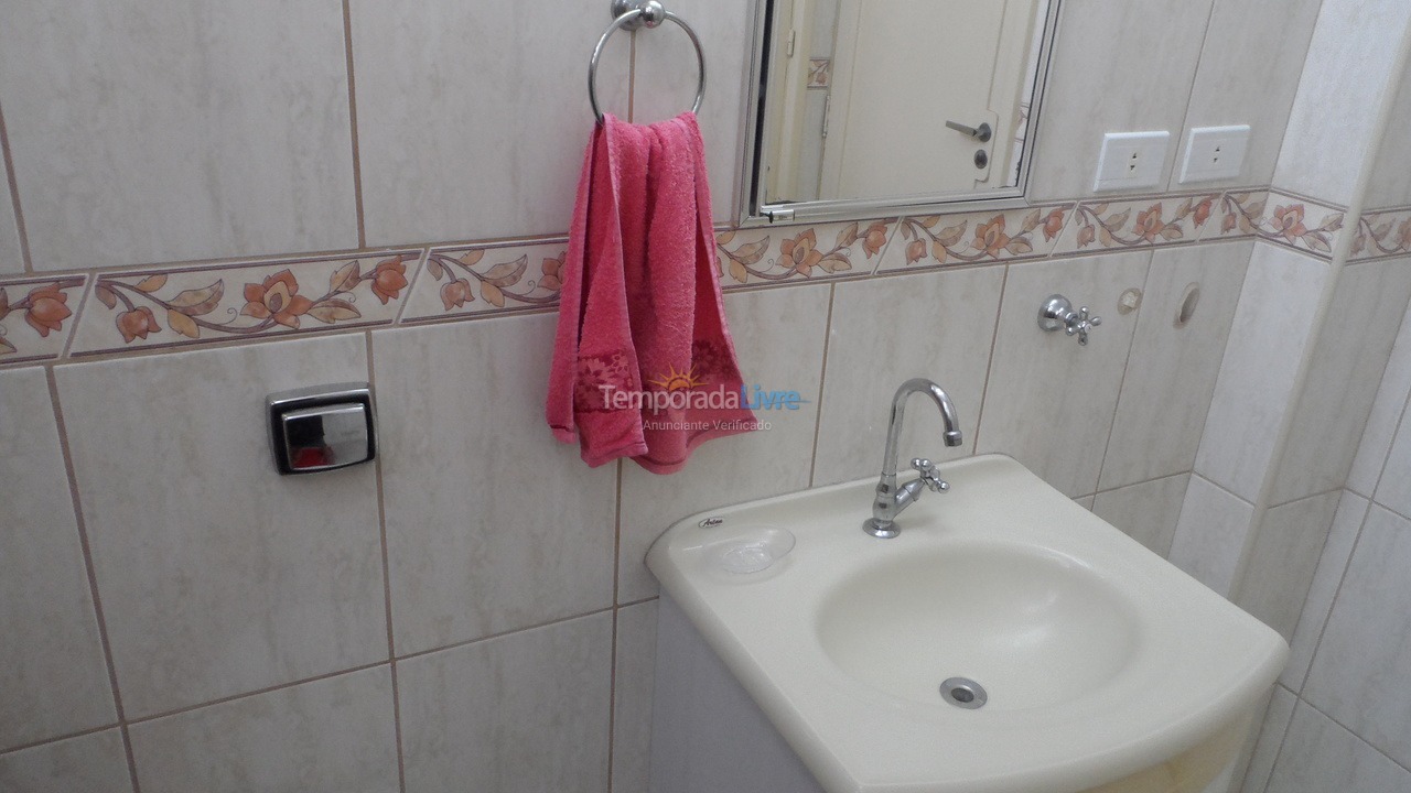 Apartamento para aluguel de temporada em Guarujá (Pitangueiras)