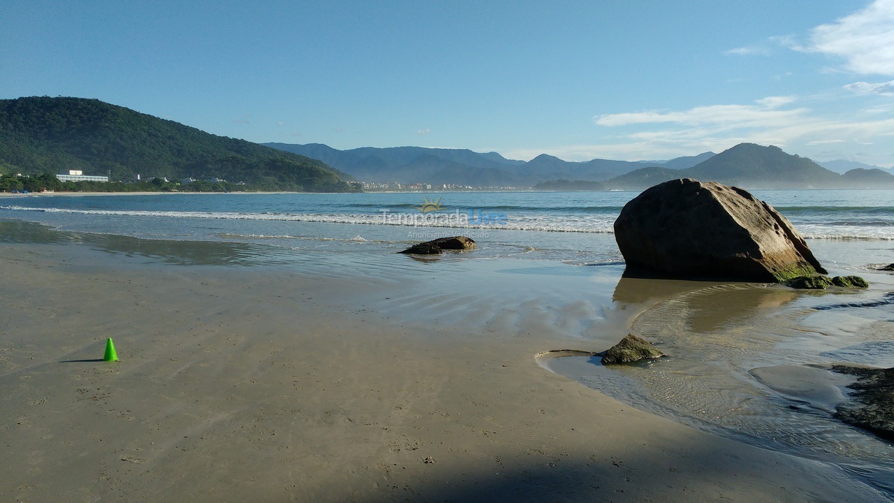 Apartamento para aluguel de temporada em Ubatuba (Praia das Toninhas)