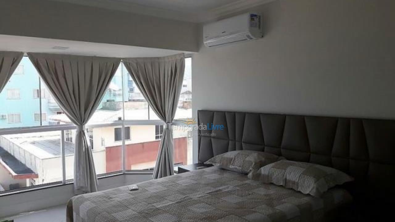 Apartment for vacation rental in Itapema (Centro)
