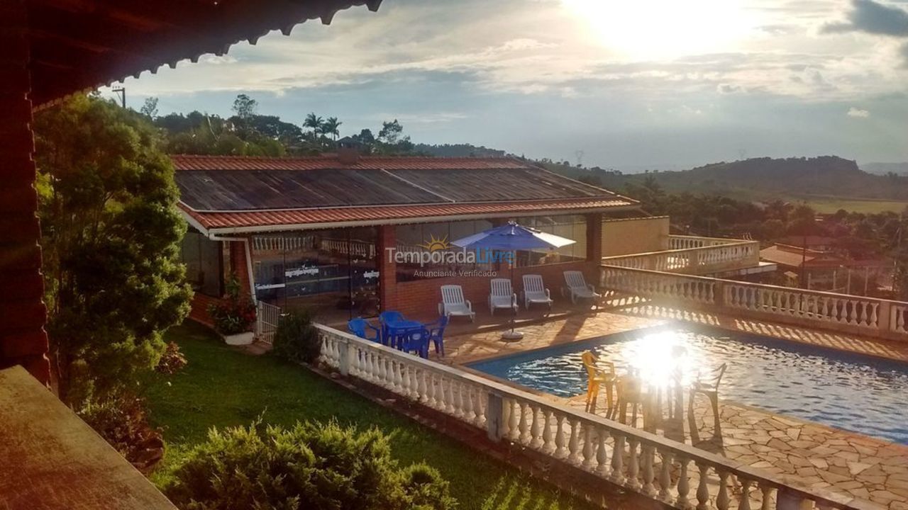 Granja para alquiler de vacaciones em Atibaia (Residencial Pararanga)