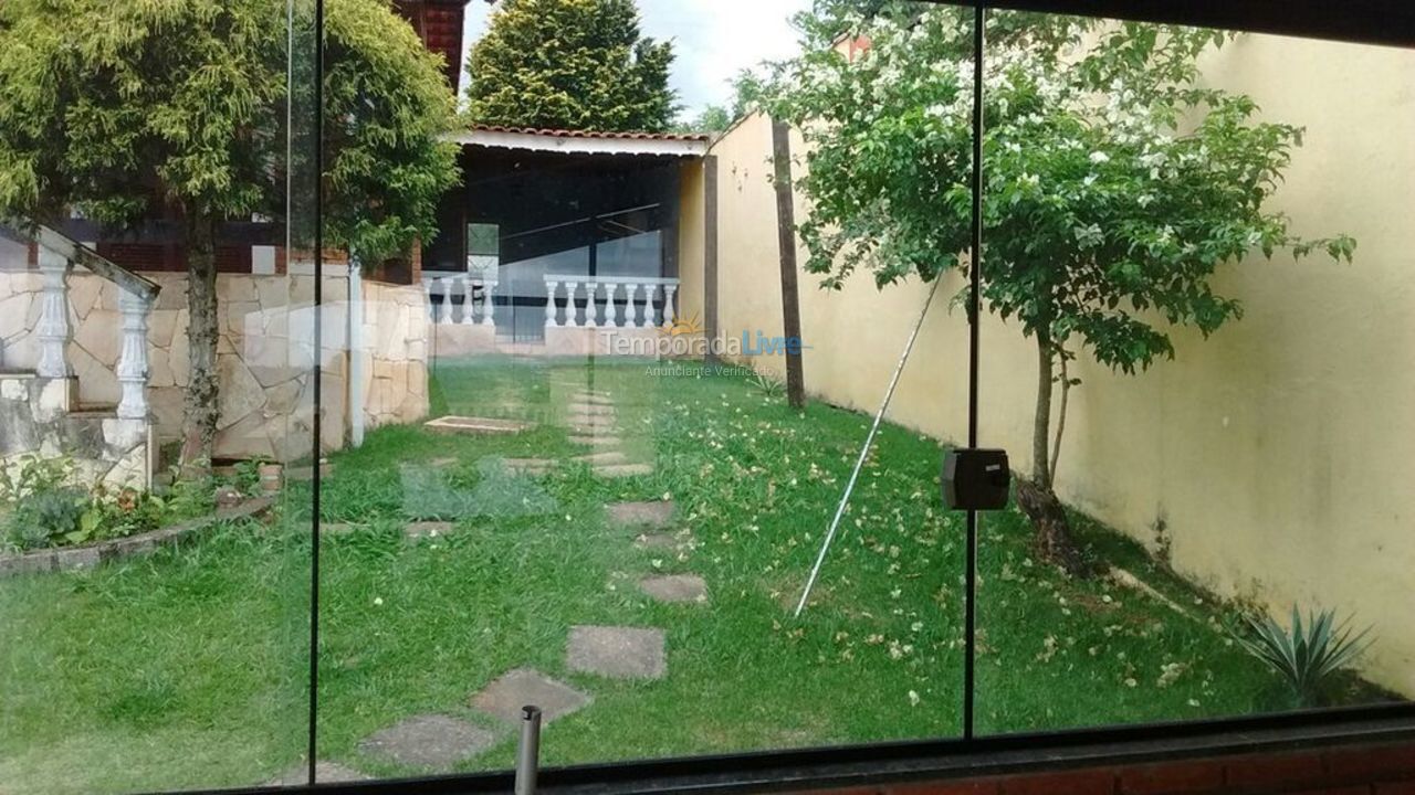 Granja para alquiler de vacaciones em Atibaia (Residencial Pararanga)