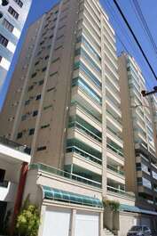 Apartamento 3 quartos Meia Praia Itapema SC
