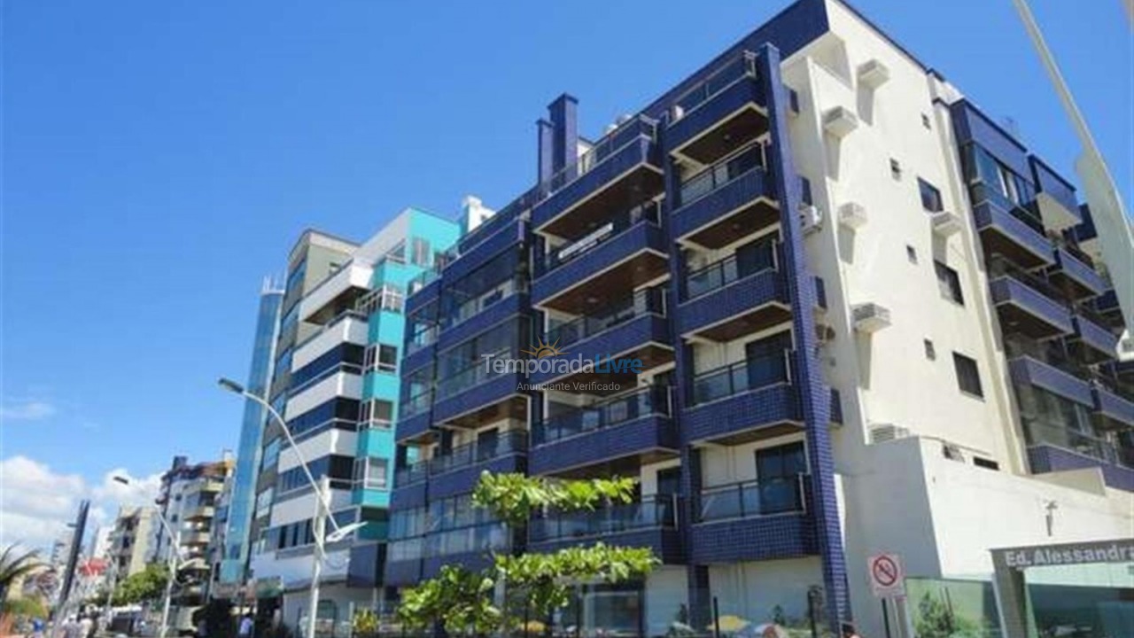 Apartamento para aluguel de temporada em Itapema (Meia Praia)