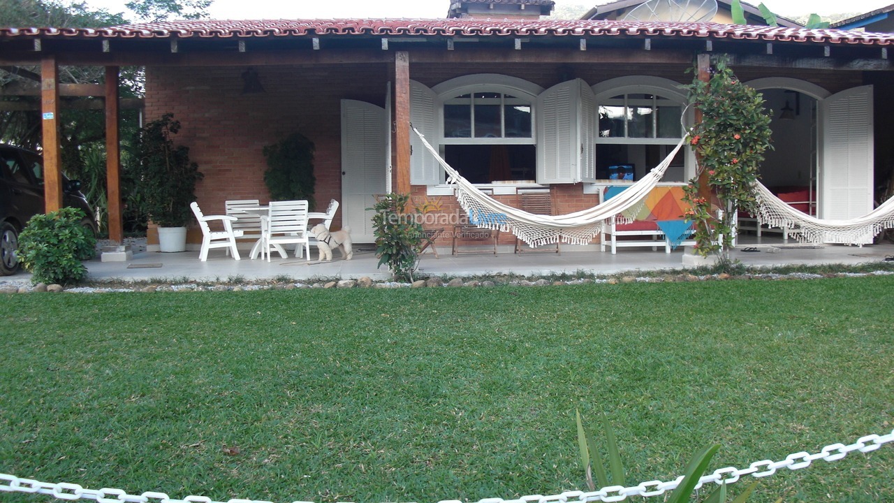Casa para aluguel de temporada em Ubatuba (Lagoinha)