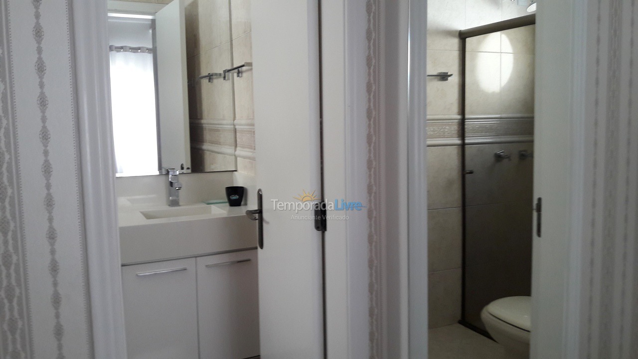 Apartment for vacation rental in Itapema (Meia Praia)