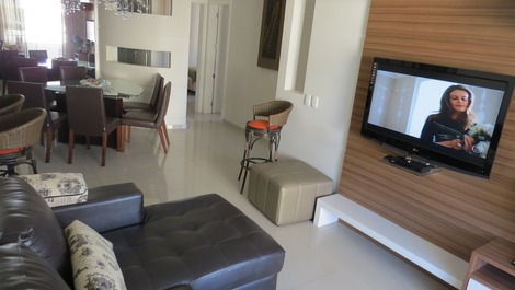 APART 301 COM 3DORMIT/1SUÍTE+AR COND/WI-FI-100M DA PRAIA