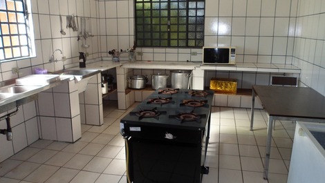 Lindissima chacara em Ibiuna, acomoda 100 pessoas para pernoite