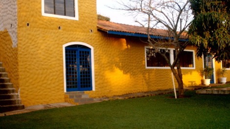 Lindissima chacara em Ibiuna, acomoda 100 pessoas para pernoite