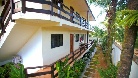 FLATS MARESIAS CARACALLA CHALÉS - Condomínio Fechado Tipo Pousada Casa