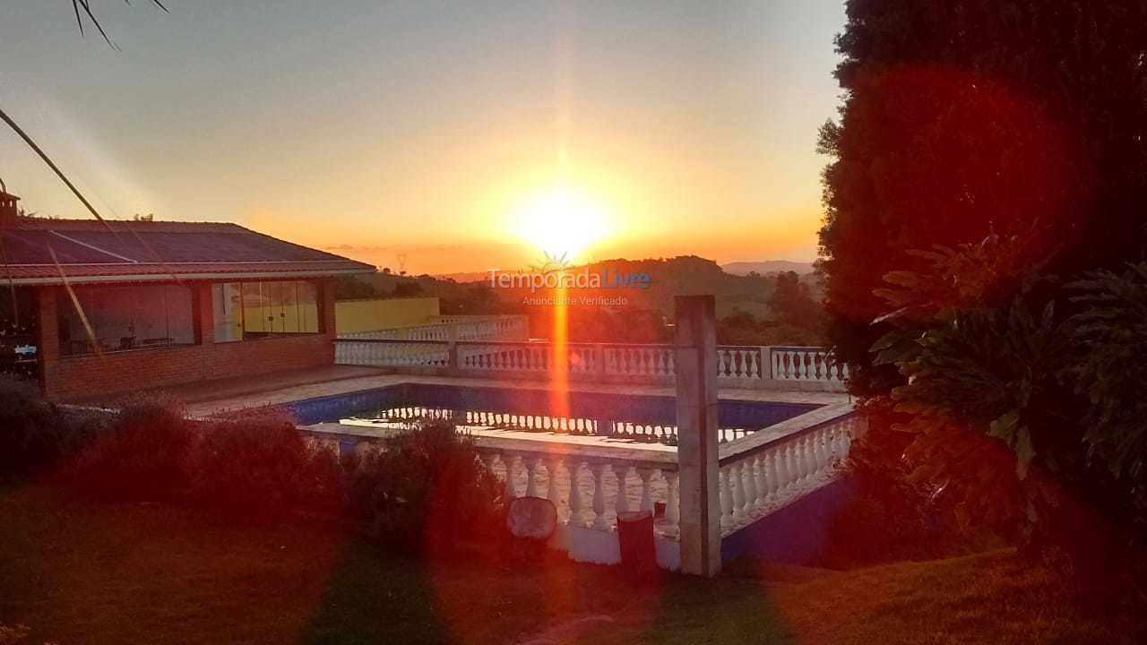 Granja para alquiler de vacaciones em Atibaia (Residencial Pararanga)